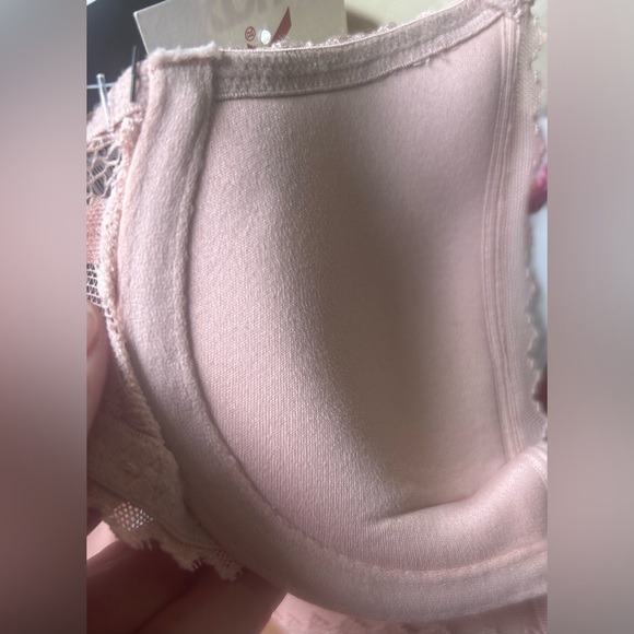 Calvin Klein Size 32a bra, NWT - Picture 10 of 10